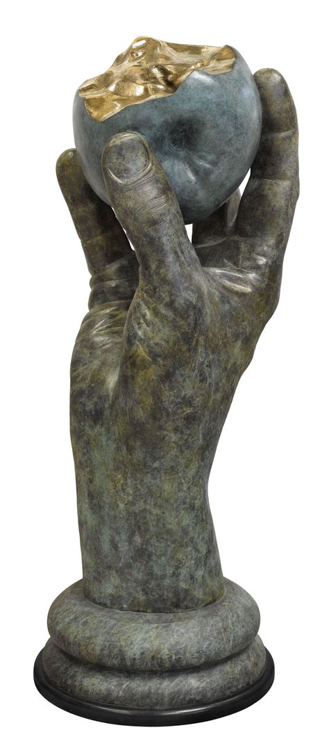 King 1 Lorenzo Quinn Lorenzo Quinn Hand Sculpture Sculpture Ideas
