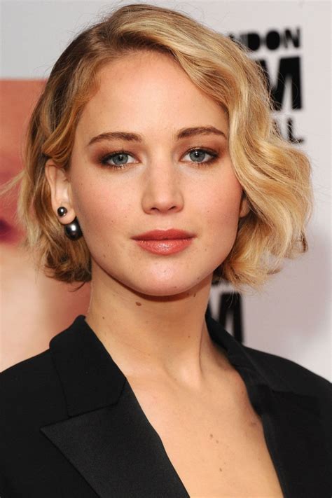 There's a scene in jennifer lawrence's new movie red sparrow where she dyes her hair blonde with boxed dye and then jumps into a pool. 22+ Blonde Hairstyles Ideas, Designs | Design Trends ...