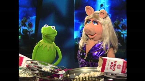 Muppets From Space Kermit And Miss Piggy Exclusive Interview