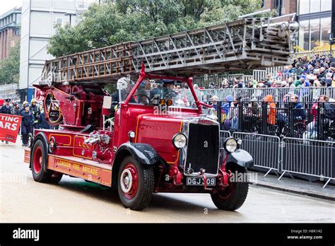 Vintage Fire Engine Hi Res Stock Photography And Images Alamy