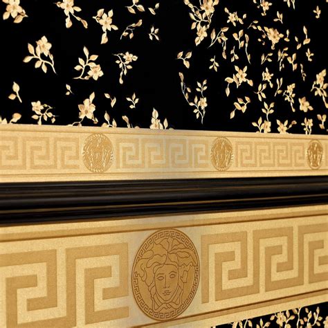 Scoprite la nuova collezione sartoriale di cinture per uomo firmata versace. Bordo decorativo Versace Wallpaper Greek colore metallizzato | wall-art.it