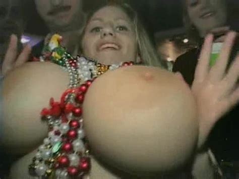 Busty Girl Shows Boobs At Mardi Gras Free Porn Videos