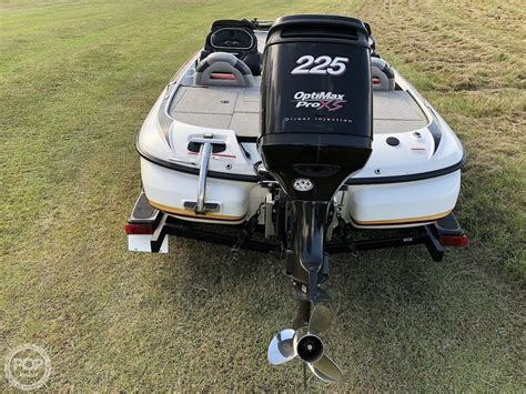 2011 Nitro Z 8 Bass Boat