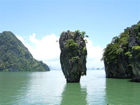 Lone rock in the bay in Phuket, Thailand wallpapers and images ...
