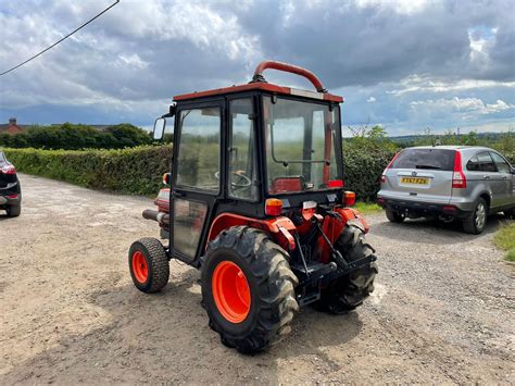 Ds Kubota B2150 Compact Tractor Runs And Drives Showing 2361 Hours