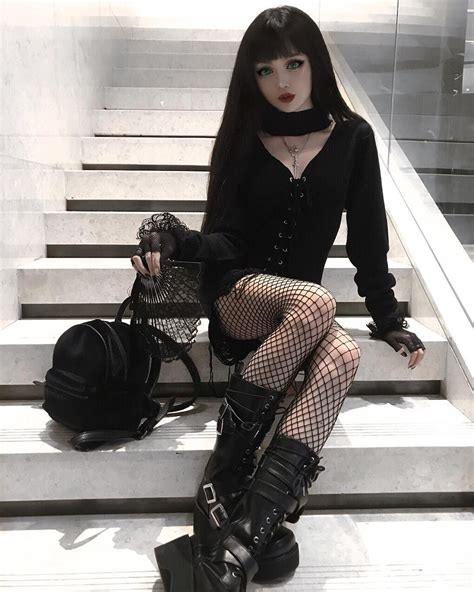 Kina Shen Kinashen Instagram Estilo Rock Goth Beauty Dark