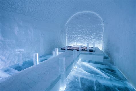 Dormir Num Incrível Hotel De Gelo Que Se Reconstrói Todos Os Anos E Desfrutar Da Aurora