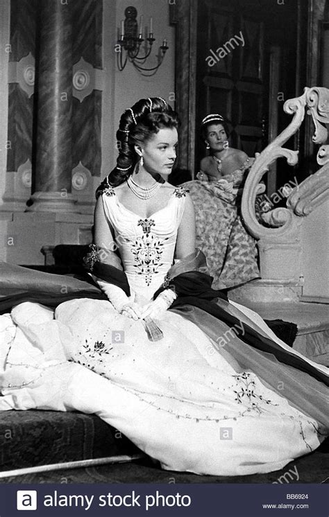 In drei filmen wird die geschichte der reizenden elisabeth von bayern erzählt. movie, "Sissi, die junge Kaiserin", AUT / BRD 1956 ...