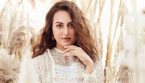 Sonakshi Sinha Denies Reports Of A Non Bailable Warrant Issued Against Her Tittlepress