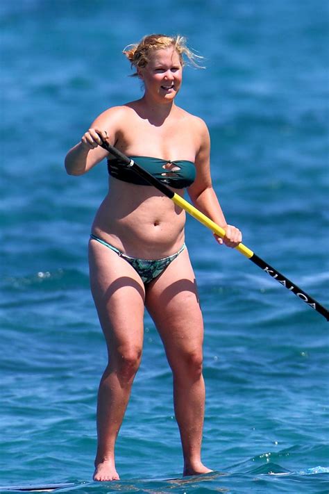 Amy Schumer Puts Her Beach Body On Display In Hawaii