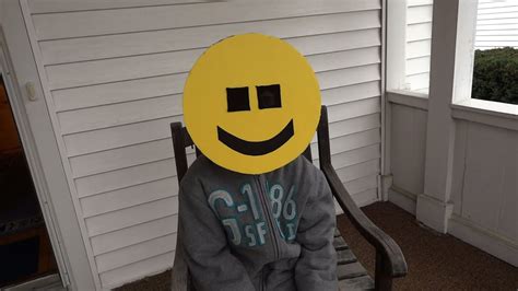 Make A Happy Face Emoji Mask For Your Halloween Costume Youtube