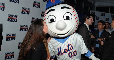 cooler heads prevail a different mr met back at ballpark cbs detroit