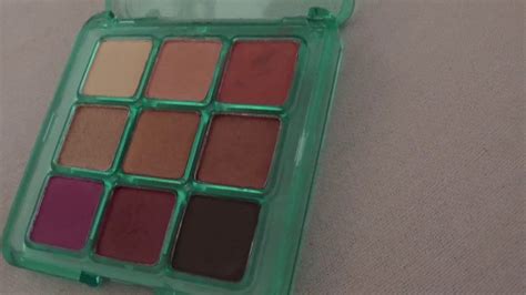 How to make jelly eyeshadow. kiko jelly jungle eyeshadow palette review - YouTube