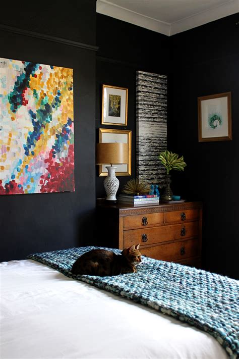 Every room in a home tells a story. Paint Color Ideas That Work in Small Bedrooms | Apartment ...