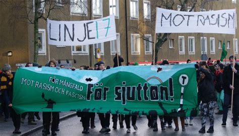 Ruotsissa massiivinen mielenosoitus rasismia vastaan - katso kuvat