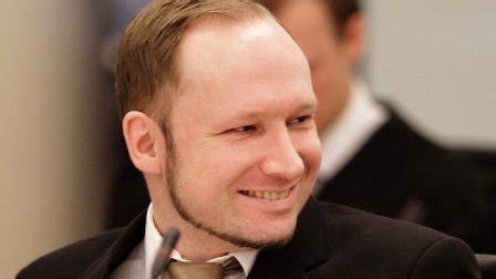 On that day, a bomb was detonated near government buildings in the capital city of oslo, killing eight.some 90 minutes later, breivik went to a summer camp on the island of utoya and began shooting, killing 69 people. Cómo Noruega enfrenta el horror de la masacre de Breivik ...