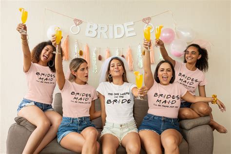 The Aisle Guide The Best à La Mode Bridal Shower Themes