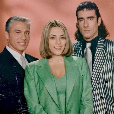 A su llegada, pedro, un ser escamoso, listo y enamoradizo, 'tropieza' con el amor de su vida, paula dávila (sandra reyes), y en menos de 48 horas termina siendo su chofer y confidente. Pedro el escamoso: 5 datos curiosos que no sabías sobre la ...