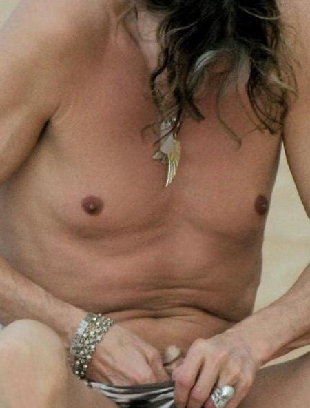 Omg He S Naked Steven Tyler Omg Blog