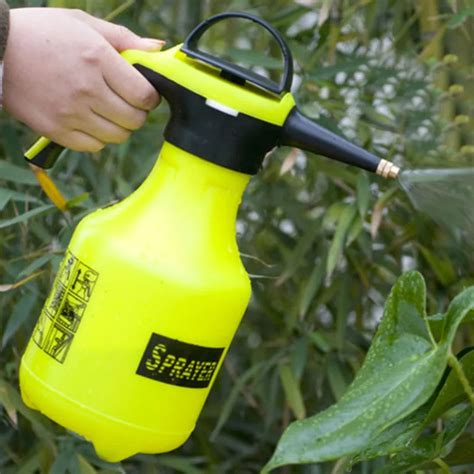 2l Pneumatic Sprayer Portable Watering Can For Plant Water Sprayers