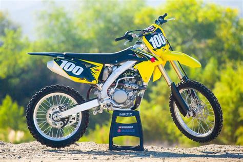 See Whats Changed With The 2016 Suzuki Rm Z 250 Bitly1gcpfuj