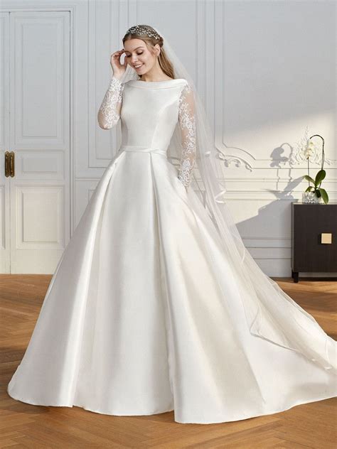 41 Best Winter Wedding Dresses 2021 Uk Winter Wedding