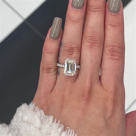 55 Ctw Solitaire Emerald Cut Engagement Ring In 18k Gold Luxe Vvs