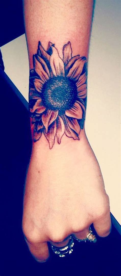 Cool Sunflower Arm Tattoo Ideas for Women - Realistic ...