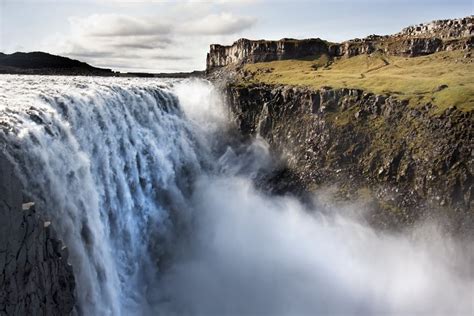 Fangbreaker island guide neverwinter online joshstrifehayes. Wasserfälle in Island | Guide to Iceland