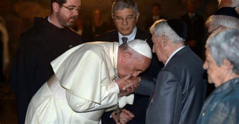 El Papa Francisco Se Junta Con Los Rockefeller Y Rothschild Para Crear