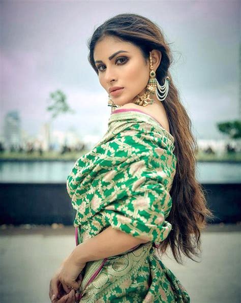 mouni roy sets temperature high as she dons banarasi saree sans any blouse features as a cover