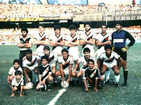 Os vascaínos se sagraram campeões.imagens: Final Carioca - 1987 - Vasco x Flamengo - Muzeez