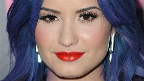 Why Many Celebs Are Choosing A Blue Hair Look