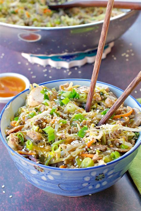 We added some sriracha and green onions to the top for flavor. Egg Roll in a Bowl | Weight Watchers - Food Meanderings
