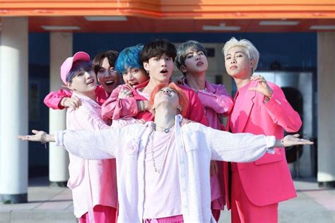 Btss Boy With Luv Sets New Record For Fastest Korean Boy Group Mv To