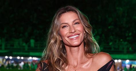 Gisele Bundchen Shows Off Abs While Partying It Up For Carnival Photos