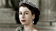 30 Rare Photos of Queen Elizabeth’s Early Life