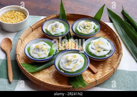 Thai Dessert Of Mung Bean Flour In Pandanus Flavor With Sweet Coconut