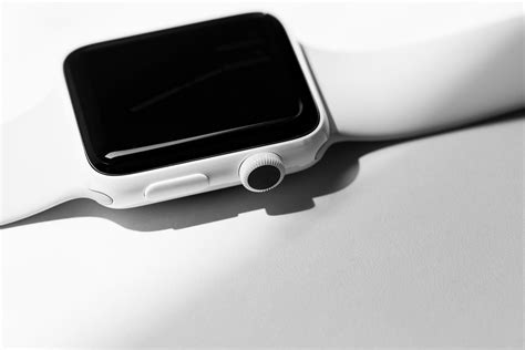 A Closer Look At The Apple Watch Series 2 White Ceramic Edition Apple Watch Apple Watch