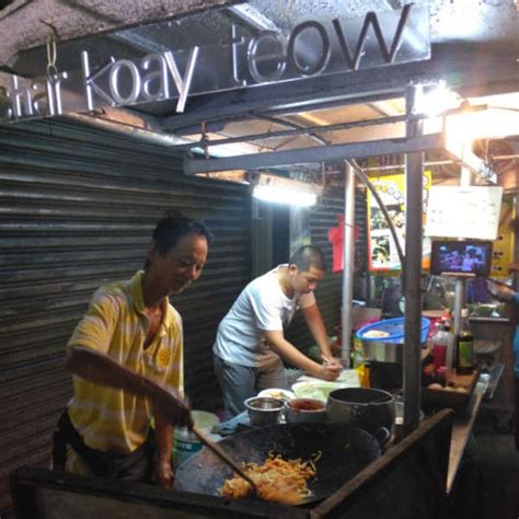 Char kway teow, one of our favourite hawker foods, is a staple in singaporean and malaysian cuisine. 11 Famous & Best Char Kuey Teow In Penang 2020: With Wok ...