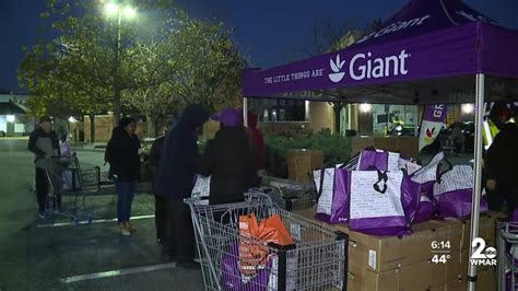 Dozens Brave The Cold For Free Turkey Pie At New Giant In South Baltimore