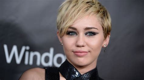 Miley Cyrus Has Had Her Los Angeles Home Burgled Again Bbc Newsbeat
