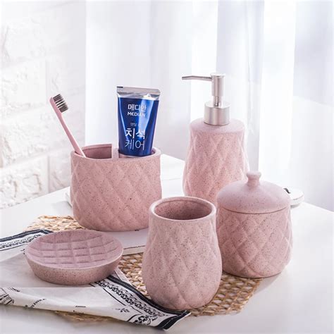 European Style 5 Pcs Bathroom Supplies Set Pink Ceramic Washing Set