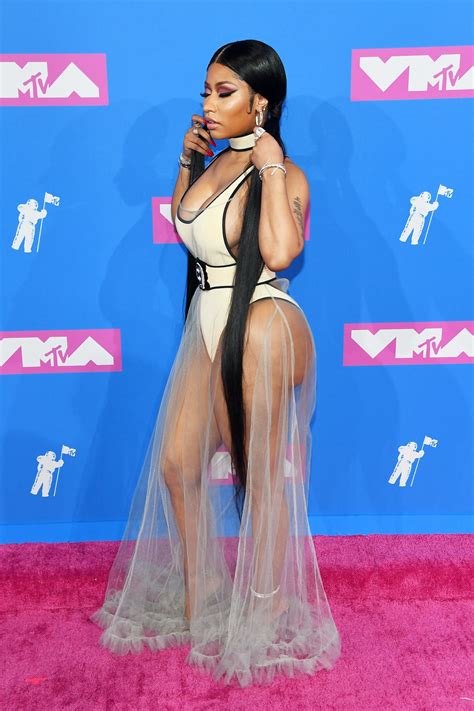 Nicki Minajs 2018 Vma Dress Included A See Through Skirt And A Whole Lot