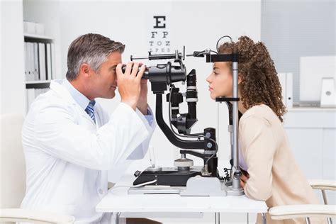 Whats The Difference Between An Optician Optometrist And