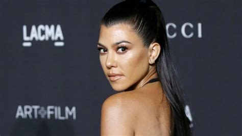 kourtney kardashian incendió las redes con un desnudo total