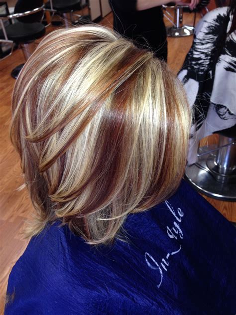 Two Toned Short Haircuts Featuring Blonde and Brown Hair Colors | Hair ...