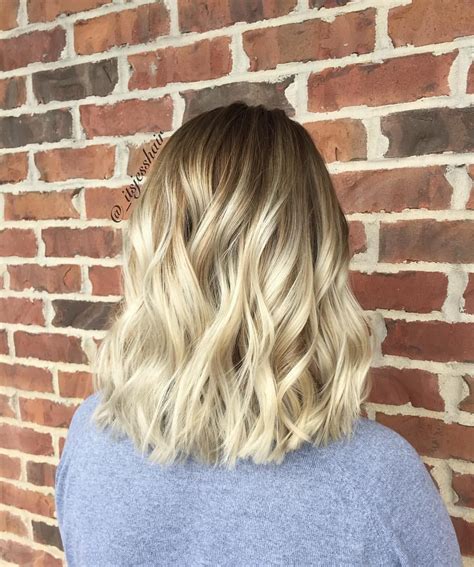 Icy Blonde Balayage Beach Waves Hair Goals 💯 Artist Itsjesshair