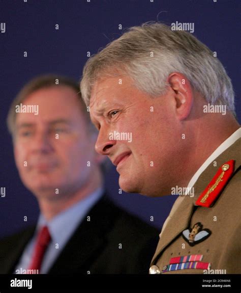 Defence Secretary Geoff Hoon And Chief Of Defence Staff Hi Res Stock