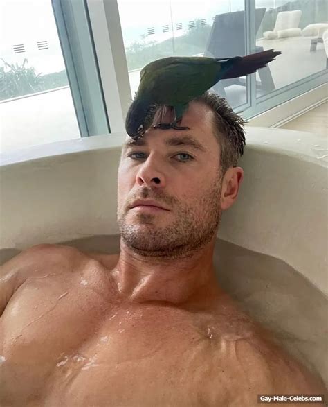 Chris Hemsworth Flaunts His Muscle Naked Body On Disney The